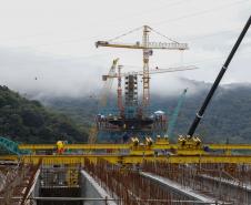 Obras da Ponte de Guaratuba chegam a 65% com destaque para avanço do trecho estaiado