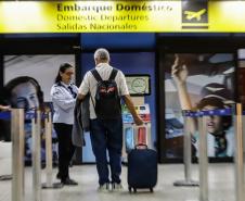 Aeroportos internacionais do Paraná têm aumento de 18,2% de passageiros no 1º semestre