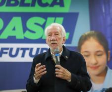 O governador em exercício Darci Piana participa nesta terça-feira (1), da entrega de 25.040 tablets para escolas da rede estadual