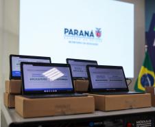 O governador em exercício Darci Piana participa nesta terça-feira (1), da entrega de 25.040 tablets para escolas da rede estadual