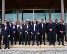 Ratinho Junior visita cooperativa e Centro de Inovação na Argentina