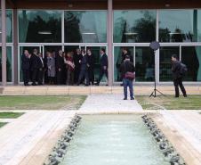 Ratinho Junior visita cooperativa e Centro de Inovação na Argentina