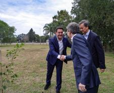 Ratinho Junior visita cooperativa e Centro de Inovação na Argentina