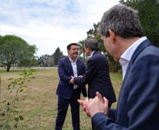 Ratinho Junior visita cooperativa e Centro de Inovação na Argentina