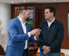 O governador Carlos Massa Ratinho Junior e o Secretario da Educacao, Roni Miranda anunciam nesta segunda-feira (4) o Lançamento da segunda edicao do Programa Ganhando o Mundo Professor