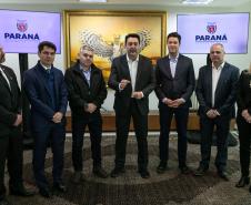 Curitiba, 05 de agosto de 2025 - O governador Carlos Massa Ratinho Junior realiza a assinatura do programa Asfalto Novo Vida Nova para o município de Almirante Tamandaré.