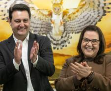 Curitiba, 05 de agosto de 2025 - O governador Carlos Massa Ratinho Junior realiza a assinatura do programa Asfalto Novo Vida Nova para o município de Almirante Tamandaré.
