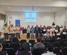 Cuida Paraná: programa que capacita migrantes forma mais 89 alunos em Maringá