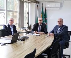 Governo firma parceria internacional para ofertar cursos de qualificação em 19 áreas