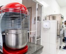 R$ 30 milhões: Estado entrega lava-louças e equipamentos para cozinhas de escolas estaduais