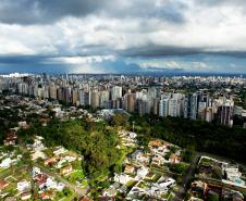 Com Curitiba na liderança, 85% dos municípios paranaenses têm saldo positivo de empregos em 2025