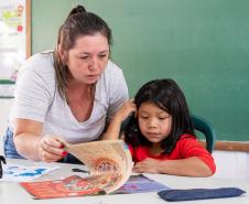 Paraná celebra Dia do Professor com apoio na formação, intercâmbios e quadro reforçado