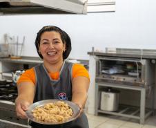 Merenda nota 10: 4 mil cozinheiras cuidam da alimentação escolar no Paraná