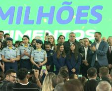 Estado apoiará municípios na implementação de inglês e robótica no Ensino Fundamental I