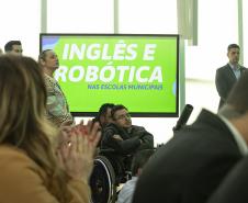 Estado apoiará municípios na implementação de inglês e robótica no Ensino Fundamental I