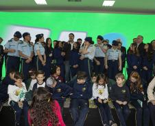 Estado apoiará municípios na implementação de inglês e robótica no Ensino Fundamental I