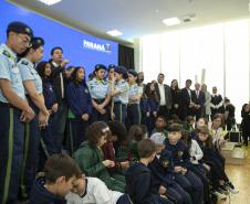 Estado apoiará municípios na implementação de inglês e robótica no Ensino Fundamental I