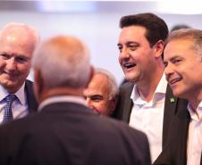 O governador Carlos Massa Ratinho Junior participou nesta quinta-feira (23), na Bolsa de Valores de São Paulo (B3), do leilão do Lote 4 das concessões rodoviárias do Paraná, vencido pelo Consórcio Infraestrutura PR, do Grupo EPR, que apresentou o maior desconto entre os participantes: 21,30% sobre a tarifa básica de pedágio, fixada em R$ 0,1678 por quilômetro.