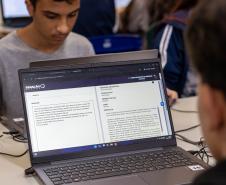 Com IA, rede estadual intensifica preparação de alunos para o Enem com o Redação Paraná