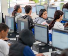 Com IA, rede estadual intensifica preparação de alunos para o Enem com o Redação Paraná