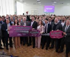 Estado lança programa Paraná Amigo da Pessoa Idosa e oficializa Bolsa Cuidador