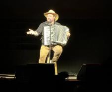 Agenda cultural tem musical do Djavan, Mozart no MON e duas novas exposições nos museus