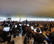 Agenda cultural tem musical do Djavan, Mozart no MON e duas novas exposições nos museus