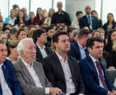 Estado lança programa Paraná Amigo da Pessoa Idosa e oficializa Bolsa Cuidador