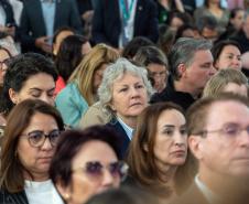 Estado lança programa Paraná Amigo da Pessoa Idosa e oficializa Bolsa Cuidador