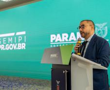 Estado lança programa Paraná Amigo da Pessoa Idosa e oficializa Bolsa Cuidador