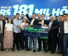 Estado e Prefeitura de Curitiba firmam convênios de R$ 181 milhões para trinário e Escola de Circo