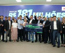 Estado e Prefeitura de Curitiba firmam convênios de R$ 181 milhões para trinário e Escola de Circo