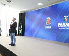 Estado e Prefeitura de Curitiba firmam convênios de R$ 181 milhões para trinário e Escola de Circo