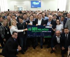 Estado e Prefeitura de Curitiba firmam convênios de R$ 181 milhões para trinário e Escola de Circo