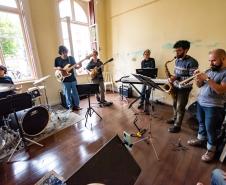 Agenda cultural tem musical do Djavan, Mozart no MON e duas novas exposições nos museus