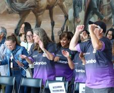 Estado lança programa Paraná Amigo da Pessoa Idosa e oficializa Bolsa Cuidador