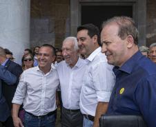 Governador entrega 150 ambulâncias com UTIs para todas as regiões do Paraná