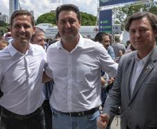 Governador entrega 150 ambulâncias com UTIs para todas as regiões do Paraná