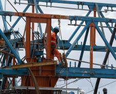 Com grande avanço no trecho estaiado, Ponte de Guaratuba chega a 85% de execução