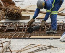 Com grande avanço no trecho estaiado, Ponte de Guaratuba chega a 85% de execução