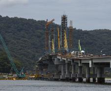 Com grande avanço no trecho estaiado, Ponte de Guaratuba chega a 85% de execução