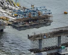 Com grande avanço no trecho estaiado, Ponte de Guaratuba chega a 85% de execução