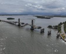 Com grande avanço no trecho estaiado, Ponte de Guaratuba chega a 85% de execução