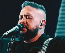 Na sexta-feira (30), Matinhos recebe uma das atrações mais aguardadas do Verão Maior Paraná. A cantora Ana Castela, conhecida como a “boiadeira”, sobe ao palco com a expectativa de entrar para o ranking dos maiores públicos desta edição.