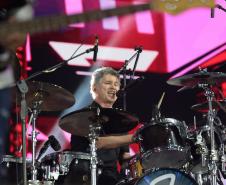 Roupa Nova mais do que dobra público de dois anos atrás no Verão Maior Paraná em Matinhos