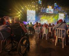 Roupa Nova mais do que dobra público de dois anos atrás no Verão Maior Paraná em Matinhos