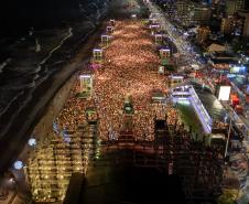 Roupa Nova mais do que dobra público de dois anos atrás no Verão Maior Paraná em Matinhos