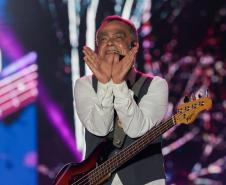 Roupa Nova mais do que dobra público de dois anos atrás no Verão Maior Paraná em Matinhos