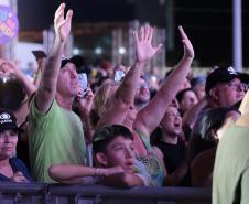 Roupa Nova mais do que dobra público de dois anos atrás no Verão Maior Paraná em Matinhos