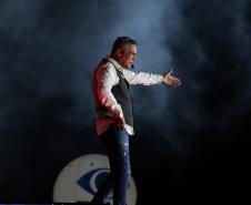 Roupa Nova mais do que dobra público de dois anos atrás no Verão Maior Paraná em Matinhos